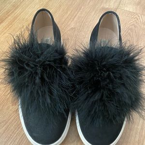 Steve Madden Emily Pom Pom shoes 8.5